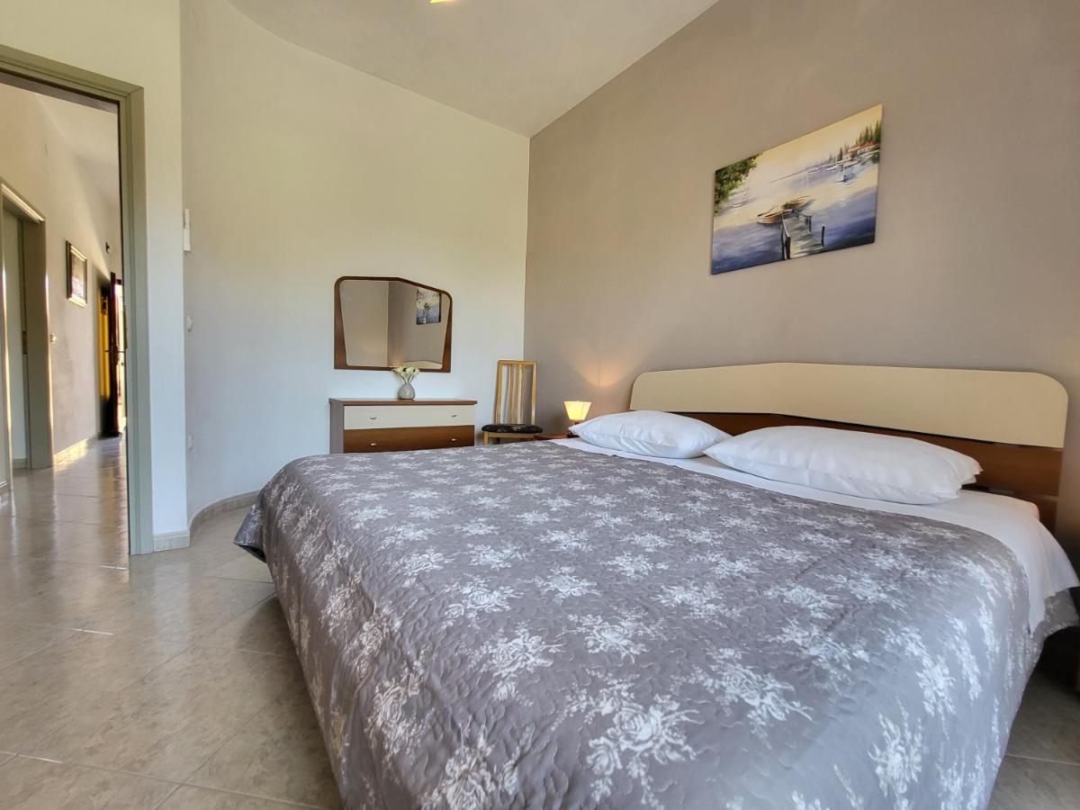 Cozy Apartment Mandula Vrsar Εξωτερικό φωτογραφία