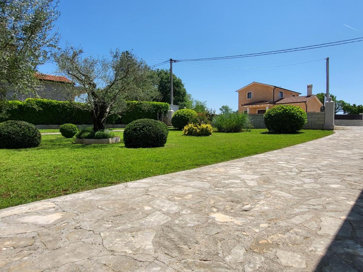Cozy Apartment Mandula Vrsar Εξωτερικό φωτογραφία