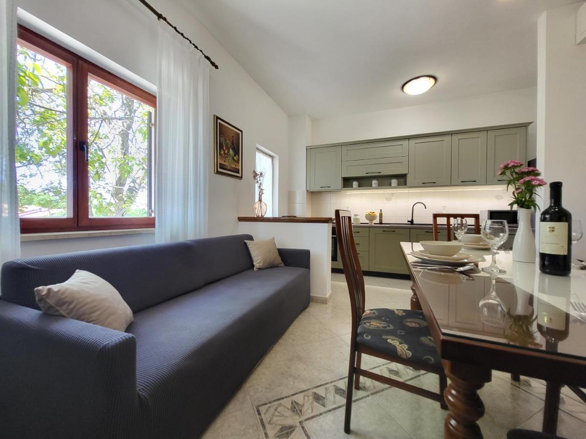 Cozy Apartment Mandula Vrsar Εξωτερικό φωτογραφία