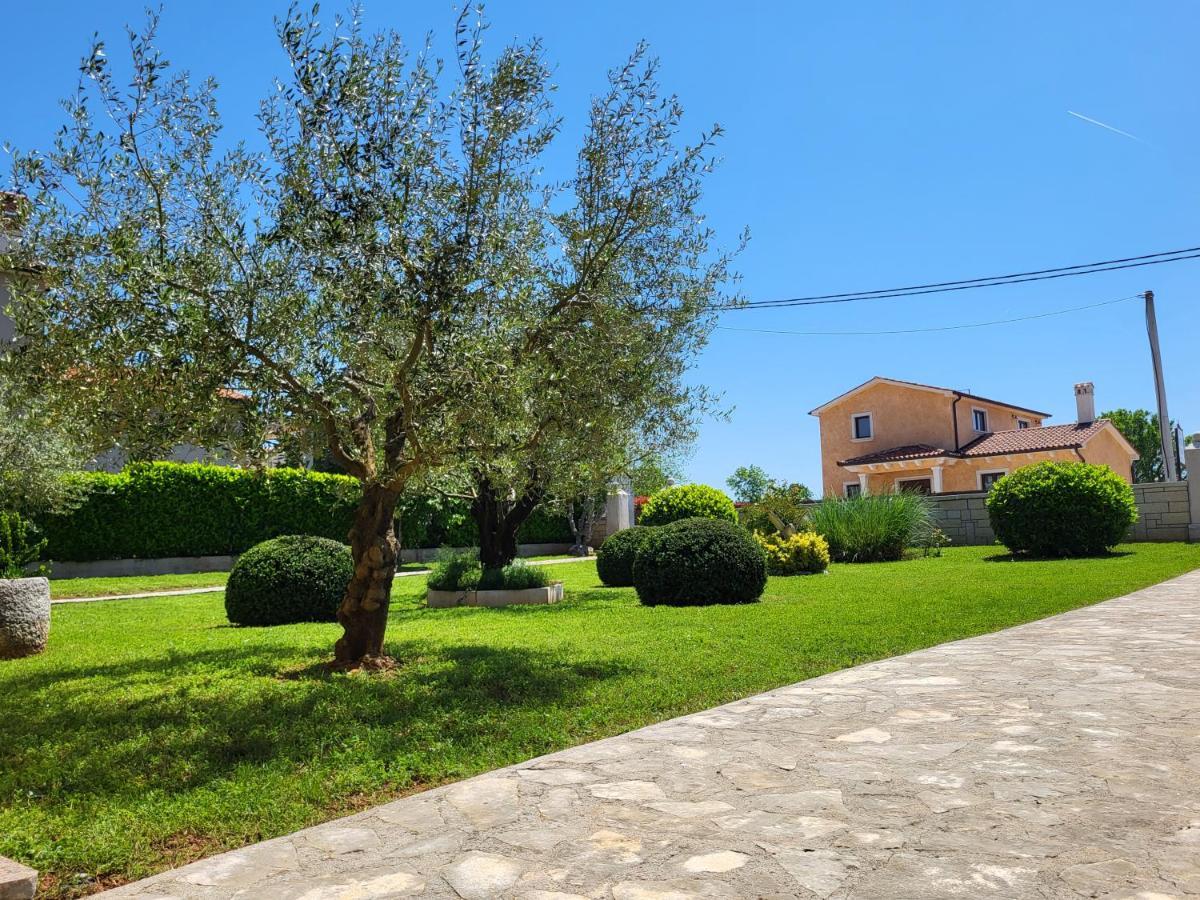 Cozy Apartment Mandula Vrsar Εξωτερικό φωτογραφία