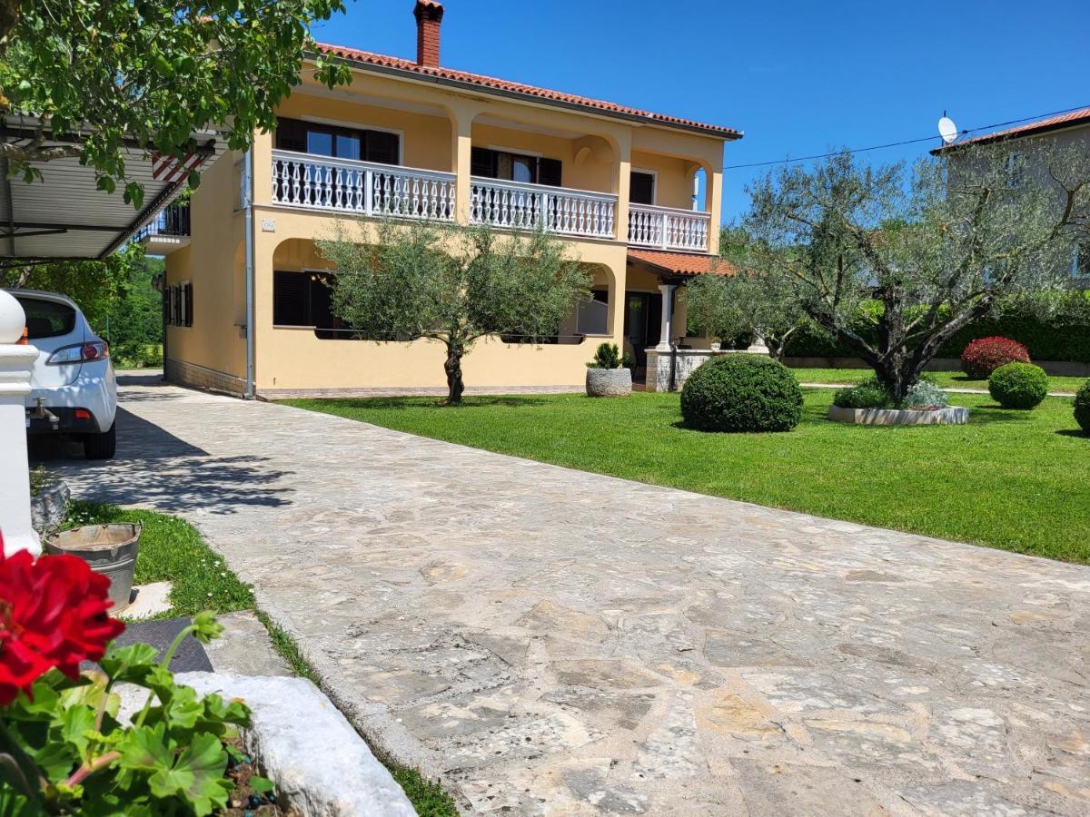 Cozy Apartment Mandula Vrsar Εξωτερικό φωτογραφία
